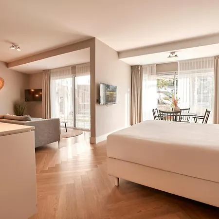 Hotel Der Valk Bloom 4*
