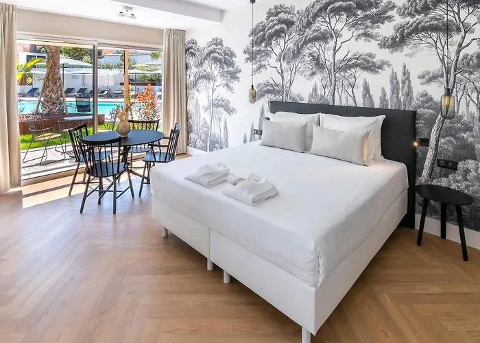 Hotel Der Valk Bloom 4*